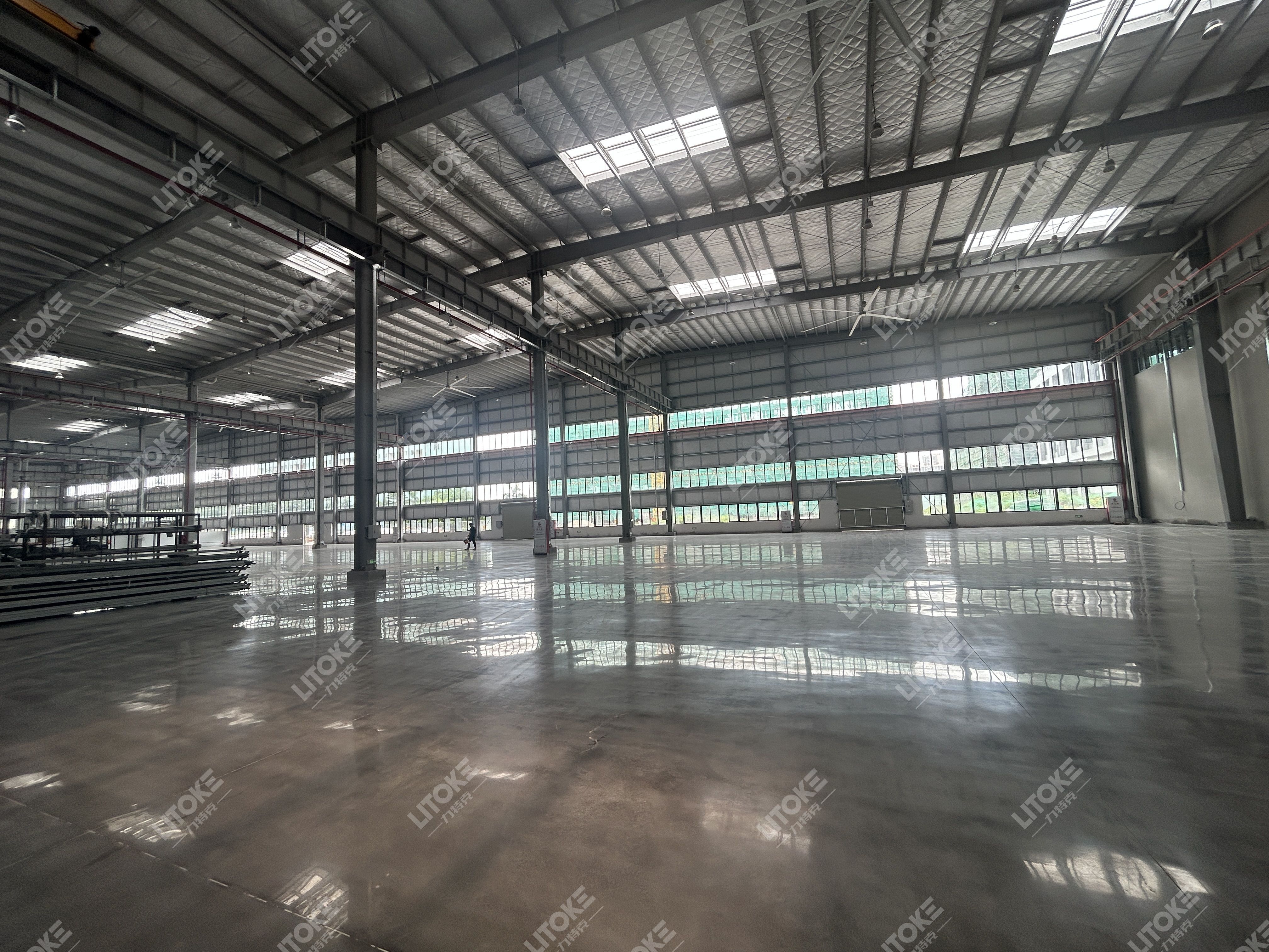 廠房車間地坪選擇指南：為什么都說固化地坪最實(shí)用？